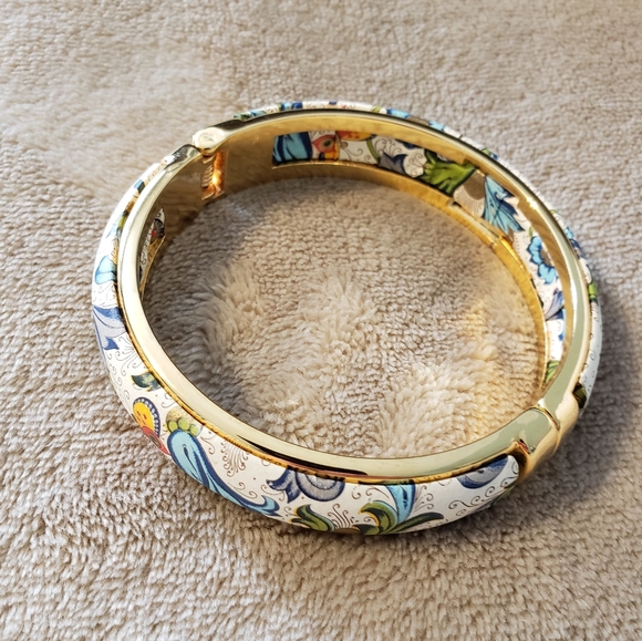 Bracelet - Picture 1 of 4